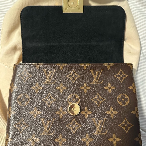 Louis Vuitton Locky BB handbag - Picture 3 of 14